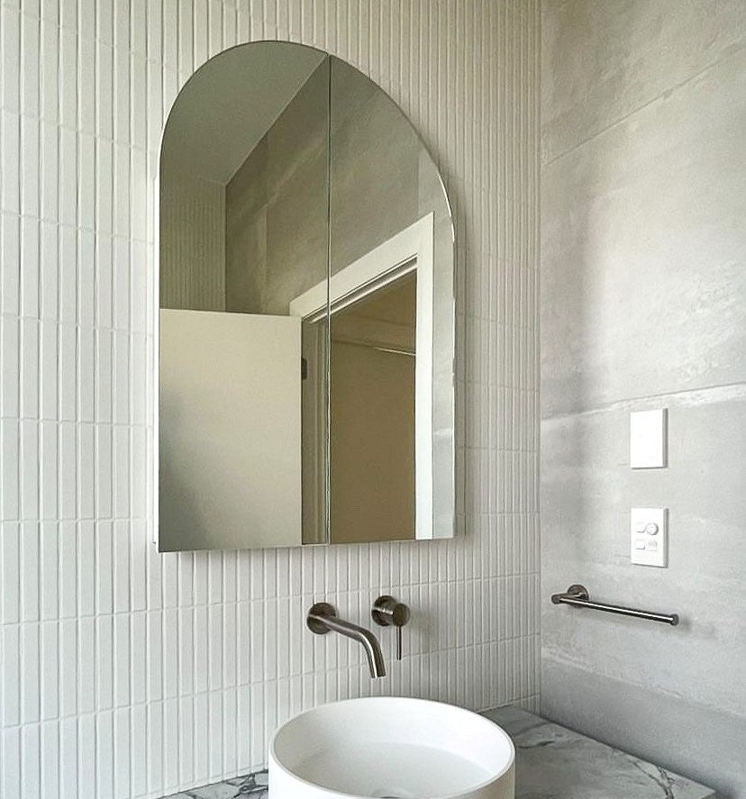 Little Luna Mirror | Recessed | 600 wide